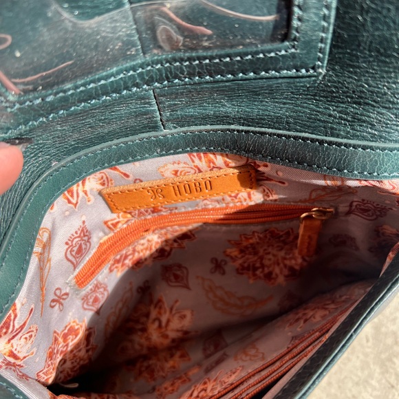 HOBO Crossbody bag - Picture 3 of 6